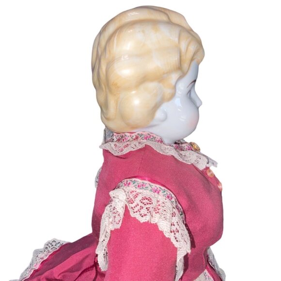 Victorian Porcelain Doll With Pink Lace Dress & Blonde Curls - Picture 12 of 16